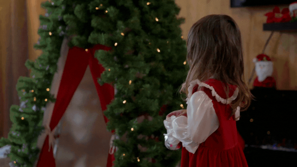 25 Magical Christmas Traditions to Start With Your Children